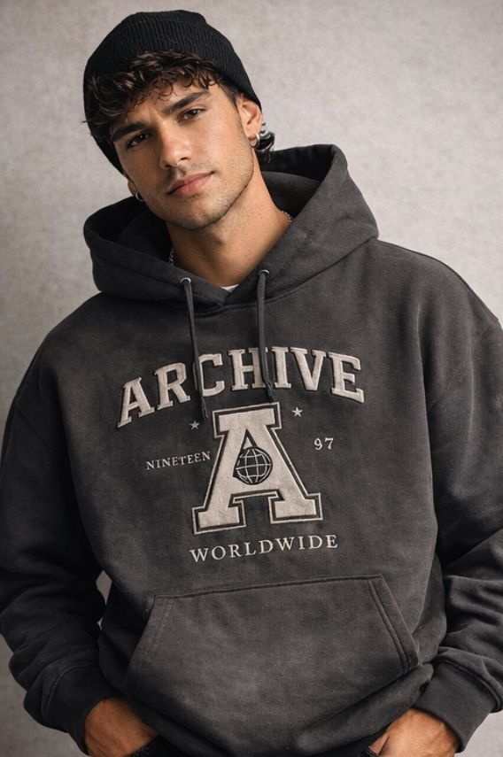 ARCHIVE 97 WORLWIDE BLACK HOODIE